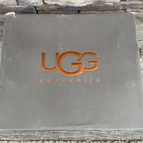 UGG Classic Crochet Cream Boots, Size 7 - Picture 7 of 7